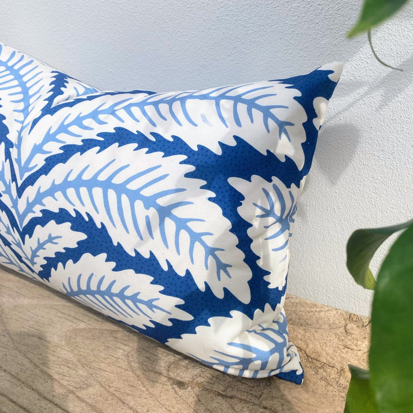 30x50 cm Palm Cushion Cover