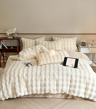 White duvet cover with pillow cases