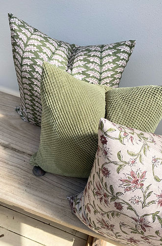 green-floral-cushion-set