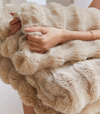 Fake fur soft blanket