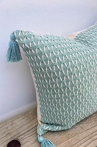 tassel-mint-green-cushions