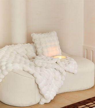 White Faux fur blanket