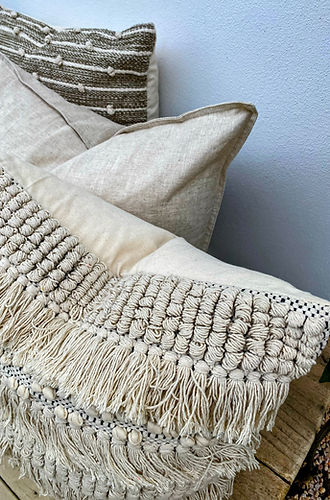 tassel-cushion