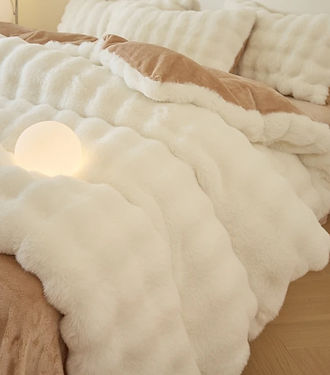 Soft and fluffy White duvet