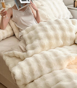 Faux Fur 4 Piece Queen Size Duvet Cover Set | Elysian White