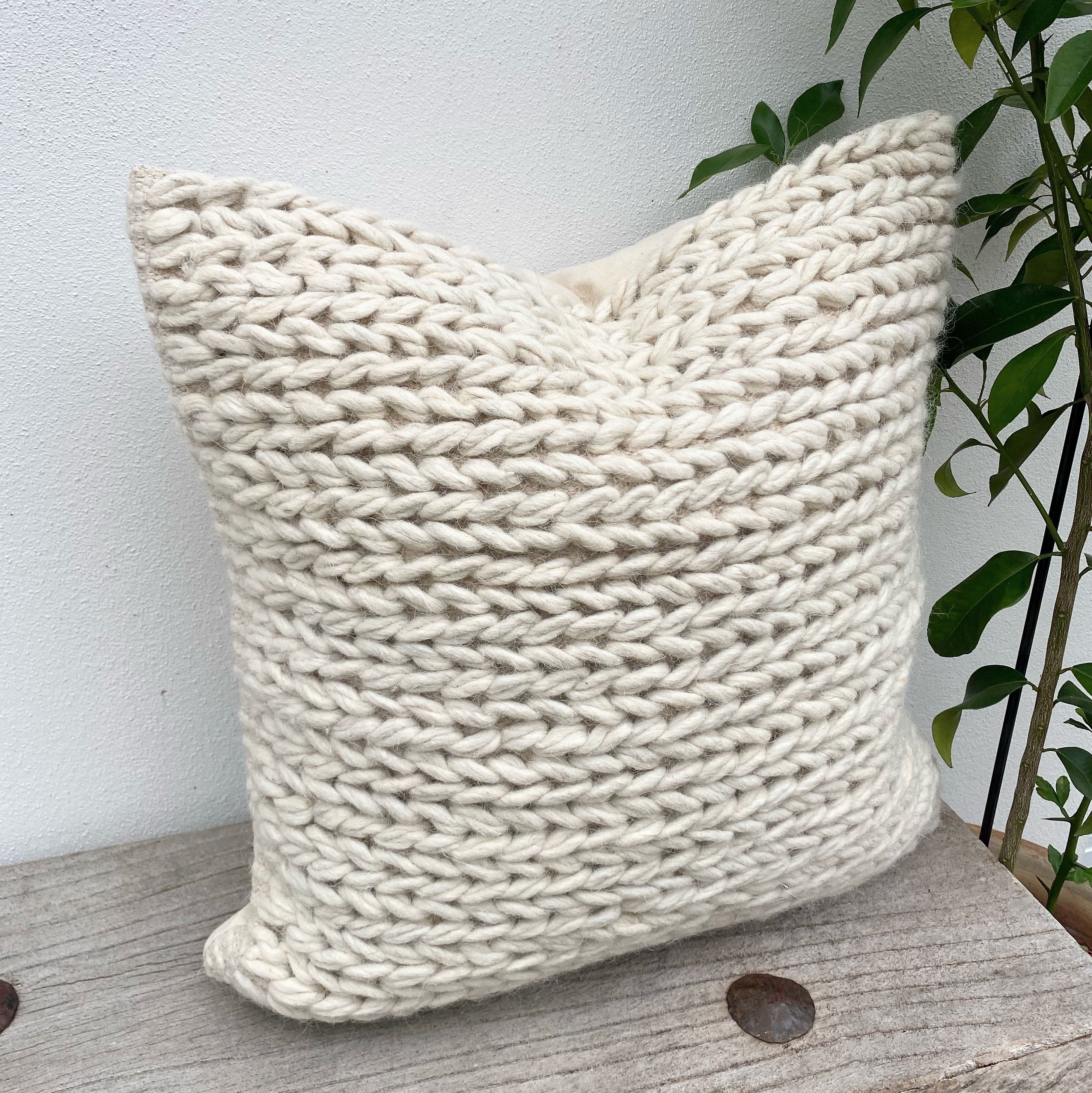 50x50 Natural Wool White Cable Knit Cushion