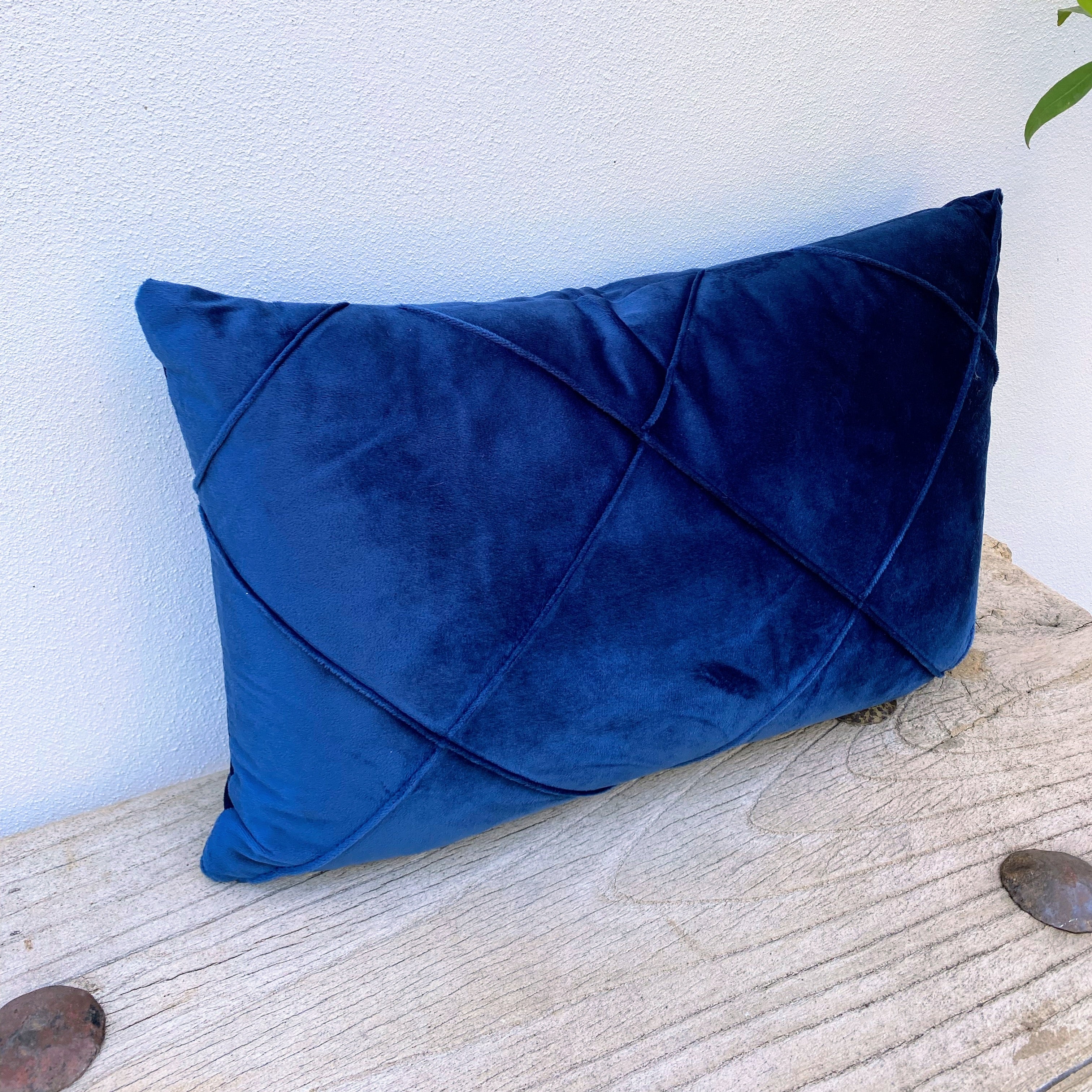 Blue Rectangle Diamond Patterned Velvet Cushion