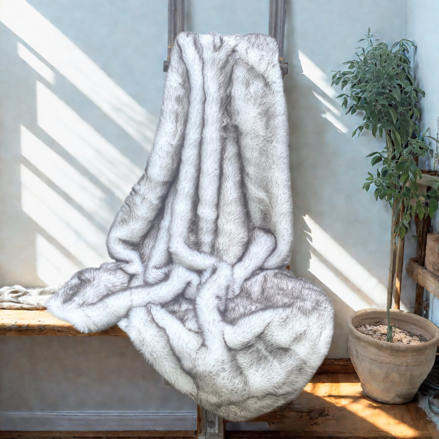 Large White and Black Tipped Faux Fur Throw Blanket | Husky Wolf