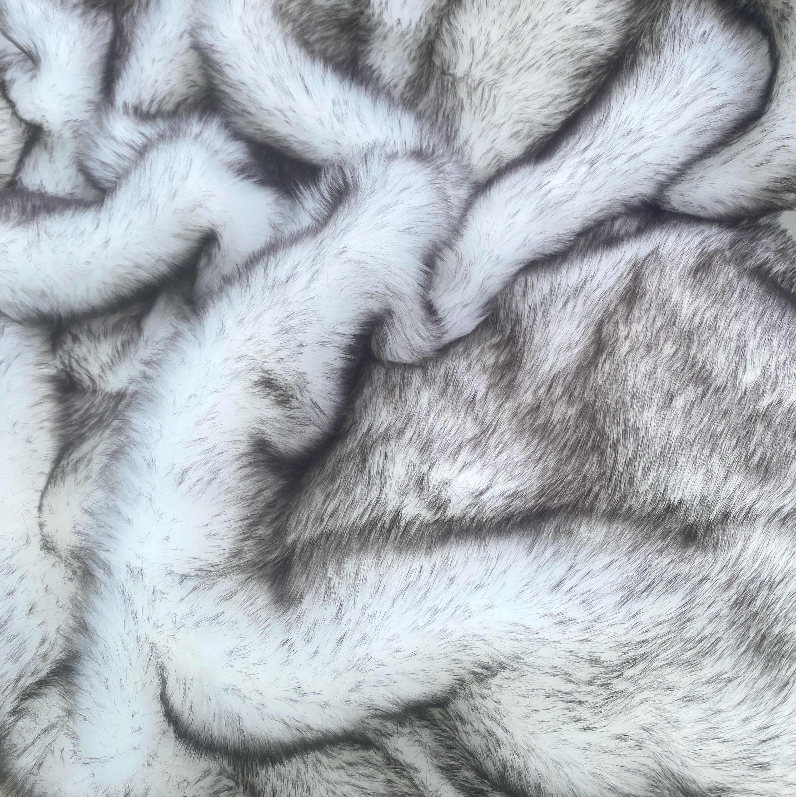 Large White and Black Tipped Faux Fur Throw Blanket | Husky Wolf