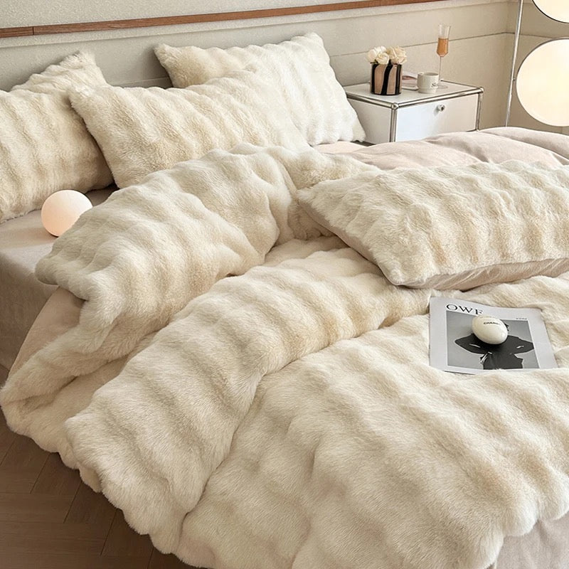 Faux Fur 4 Piece Queen Size Duvet Cover Set | Elysian White